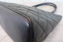 Load image into Gallery viewer, CHANEL Medallion Tote Caviar skin Black/Silver hadware Tote bag 700070005
