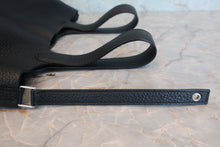 Load image into Gallery viewer, HERMES PICOTIN LOCK MM Clemence leather Black D Engraving Hand bag 800060038
