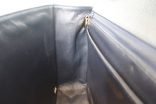 画像をギャラリービューアに読み込む, CHANEL/シャネル 中マトラッセシングルフラップチェーンショルダーバッグ キャビアスキン ネイビー/ゴールド金具 ショルダーバッグ 800020157
