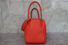 画像をギャラリービューアに読み込む, HERMES／エルメス リンディ26 トリヨンクレマンス オレンジポピー X刻印 ショルダーバッグ 700100134
