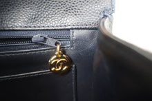 画像をギャラリービューアに読み込む, CHANEL/シャネル 中マトラッセシングルフラップチェーンショルダーバッグ キャビアスキン ネイビー/ゴールド金具 ショルダーバッグ 800020157
