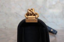 画像をギャラリービューアに読み込む, CHANEL/シャネル ボーイシャネルチェーンショルダーバッグ ラムスキン ブラック/ゴールド金具 ショルダーバッグ 800080036
