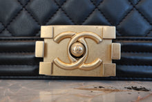 画像をギャラリービューアに読み込む, CHANEL/シャネル ボーイシャネルチェーンショルダーバッグ ラムスキン ブラック/ゴールド金具 ショルダーバッグ 800080036
