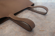 Load image into Gallery viewer, HERMES PICOTIN LOCK MM Clemence leather Etoupe gray □L Engraving Hand bag 700110176
