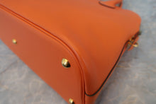 Load image into Gallery viewer, HERMES BOLIDE 35 Gulliver leather Orange 〇U Engraving Shoulder bag 800060179
