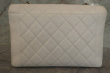 画像をギャラリービューアに読み込む, CHANEL/シャネル ダイアナマトラッセチェーンショルダーバッグ キャビアスキン ホワイト/シルバー金具 ショルダーバッグ 700120230
