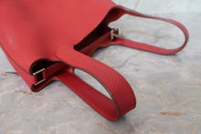 将图片加载到图库查看器，HERMES PICOTIN LOCK PM Clemence leather Rouge garance □O刻印 Hand bag 700100151
