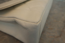 画像をギャラリービューアに読み込む, CHANEL/シャネル ダイアナマトラッセチェーンショルダーバッグ キャビアスキン ホワイト/シルバー金具 ショルダーバッグ 700120230
