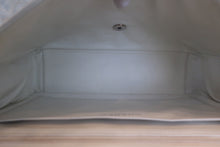 画像をギャラリービューアに読み込む, CHANEL/シャネル ダイアナマトラッセチェーンショルダーバッグ キャビアスキン ホワイト/シルバー金具 ショルダーバッグ 700120230
