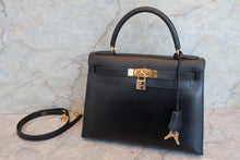 Load image into Gallery viewer, HERMES KELLY 28 Box carf leather Black 〇W Engraving Shoulder bag 700010204
