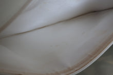 画像をギャラリービューアに読み込む, CHANEL/シャネル ダイアナマトラッセチェーンショルダーバッグ キャビアスキン ホワイト/シルバー金具 ショルダーバッグ 700120230
