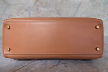 将图片加载到图库查看器，HERMES KELLY 32 Box carf leather Natural 〇U刻印 Shoulder bag 700080131

