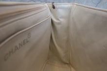 画像をギャラリービューアに読み込む, CHANEL/シャネル ダイアナマトラッセチェーンショルダーバッグ キャビアスキン ホワイト/シルバー金具 ショルダーバッグ 700120230

