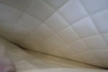 画像をギャラリービューアに読み込む, CHANEL/シャネル ダイアナマトラッセチェーンショルダーバッグ キャビアスキン ホワイト/シルバー金具 ショルダーバッグ 700120230
