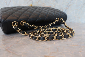 CHANEL/シャネル 中マトラッセシングルフラップチェーンショルダーバッグ キャビアスキン ブラック/ゴールド金具 ショルダーバッグ 700070023