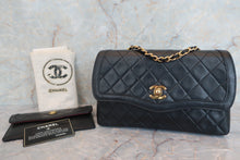 将图片加载到图库查看器，CHANEL/香奈儿 CF 单盖 链条包 羊皮  Black/Gold hadware(黑色/金色金属) 肩背包 600060200
