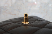 画像をギャラリービューアに読み込む, CHANEL/シャネル 中マトラッセシングルフラップチェーンショルダーバッグ キャビアスキン ブラック/ゴールド金具 ショルダーバッグ 700070023
