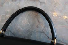 Load image into Gallery viewer, HERMES KELLY 28 Box carf leather Black 〇W Engraving Shoulder bag 700010204
