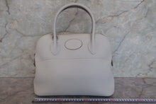 Load image into Gallery viewer, HERMES／BOLIDE 31 Clemence leather Pearl gray □Q Engraving Shoulder bag 700090081
