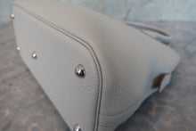 Load image into Gallery viewer, HERMES／BOLIDE 31 Clemence leather Pearl gray □Q Engraving Shoulder bag 700090081
