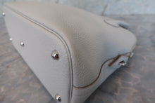 Load image into Gallery viewer, HERMES／BOLIDE 31 Clemence leather Pearl gray □Q Engraving Shoulder bag 700090081
