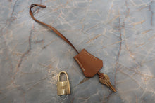 将图片加载到图库查看器，HERMES KELLY 32 Box carf leather Natural 〇U刻印 Shoulder bag 700080131
