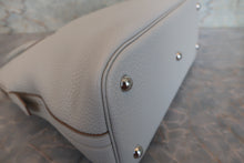 Load image into Gallery viewer, HERMES／BOLIDE 31 Clemence leather Pearl gray □Q Engraving Shoulder bag 700090081
