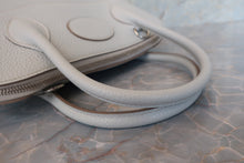 Load image into Gallery viewer, HERMES／BOLIDE 31 Clemence leather Pearl gray □Q Engraving Shoulder bag 700090081
