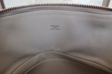 Load image into Gallery viewer, HERMES／BOLIDE 31 Clemence leather Pearl gray □Q Engraving Shoulder bag 700090081
