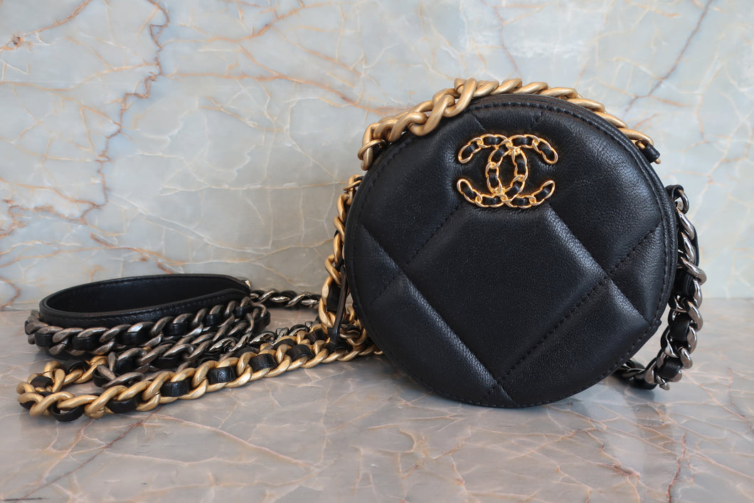 CHANEL/シャネル マトラッセシャネル19ラウンドチェーンショルダーバッグ ラムスキン ブラック/ゴールド金具/シルバー金具 ショルダーバッグ 700070049