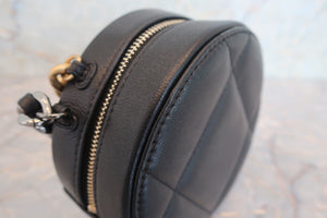 CHANEL/シャネル マトラッセシャネル19ラウンドチェーンショルダーバッグ ラムスキン ブラック/ゴールド金具/シルバー金具 ショルダーバッグ 700070049