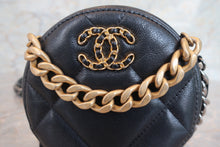 画像をギャラリービューアに読み込む, CHANEL/シャネル マトラッセシャネル19ラウンドチェーンショルダーバッグ ラムスキン ブラック/ゴールド金具/シルバー金具 ショルダーバッグ 700070049
