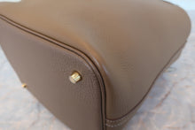 画像をギャラリービューアに読み込む, HERMES／エルメス ピコタンロックＭＭ トリヨンクレマンス エトゥープ U刻印 ハンドバッグ 800090136

