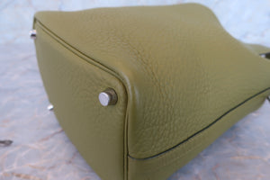 HERMES／エルメス ピコタンロックＰＭ トリヨンクレマンス アニスグリーン □L刻印 ハンドバッグ 700030035