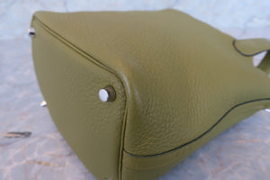 HERMES／エルメス ピコタンロックＰＭ トリヨンクレマンス アニスグリーン □L刻印 ハンドバッグ 700030035