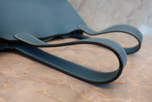 Load image into Gallery viewer, HERMES PICOTIN LOCK MM Clemence leather  Blue jean □O Engraving  Hand bag 700120043
