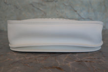 Load image into Gallery viewer, HERMES EVELYNE 2ＰＭ Epsom leather White □J Engraving Shoulder bag 800080108
