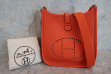 将图片加载到图库查看器，HERMES EVELYNE TPM Clemence leather Terre battue U刻印 Shoulder bag 600100109
