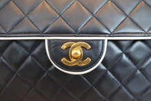 画像をギャラリービューアに読み込む, CHANEL/シャネル マトラッセチェーンショルダーバッグ ラムスキン ネイビー/ホワイト/ゴールド金具 ショルダーバッグ 700050173
