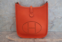 将图片加载到图库查看器，HERMES EVELYNE TPM Clemence leather Terre battue U刻印 Shoulder bag 600100109
