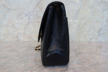 Load image into Gallery viewer, CHANEL Matelasse chain shoulder bag Lambskin Black/Gold hadware Shoulder bag 700120007
