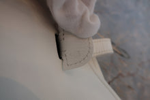 Load image into Gallery viewer, HERMES EVELYNE 2ＰＭ Epsom leather White □J Engraving Shoulder bag 800080108
