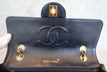画像をギャラリービューアに読み込む, CHANEL/シャネル マトラッセチェーンショルダーバッグ ラムスキン ネイビー/ホワイト/ゴールド金具 ショルダーバッグ 700050173
