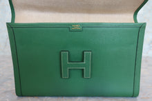 画像をギャラリービューアに読み込む, HERMES／エルメス ジジェPM クシュベル グリーン 〇X刻印 クラッチバッグ 700030212
