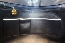 画像をギャラリービューアに読み込む, CHANEL/シャネル マトラッセチェーンショルダーバッグ ラムスキン ネイビー/ホワイト/ゴールド金具 ショルダーバッグ 700050173
