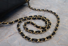 Load image into Gallery viewer, CHANEL Matelasse chain shoulder bag Lambskin Black/Gold hadware Shoulder bag 700120007
