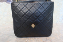 Load image into Gallery viewer, CHANEL Matelasse chain shoulder bag Lambskin Black/Gold hadware Shoulder bag 700120007
