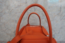 将图片加载到图库查看器，HERMES LINDY 34 Clemence leather Orange □N刻印 Shoulder bag 600080106
