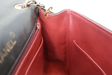 Load image into Gallery viewer, CHANEL Matelasse chain shoulder bag Lambskin Black/Gold hadware Shoulder bag 700120007
