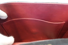 Load image into Gallery viewer, CHANEL Matelasse chain shoulder bag Lambskin Black/Gold hadware Shoulder bag 700120007
